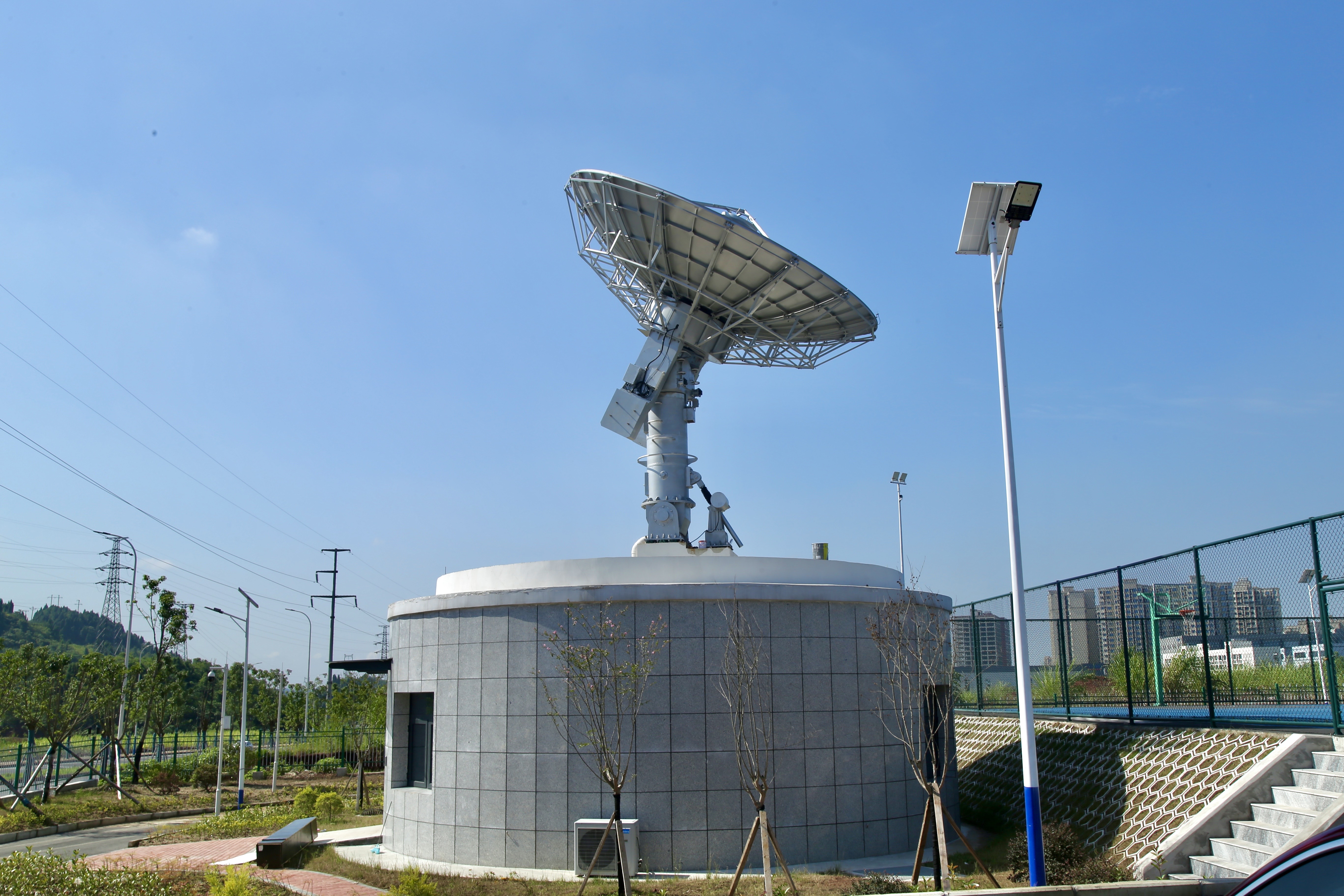 長征六號(hào)運(yùn)載火箭首飛成功將20顆微小衛(wèi)星送入太空