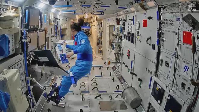 中國隱藏實(shí)力？美媒：神十九乘組首次出艙9小時(shí)6分領(lǐng)先NASA(圖7)