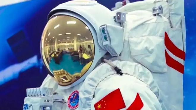 中國隱藏實(shí)力？美媒：神十九乘組首次出艙9小時(shí)6分領(lǐng)先NASA(圖15)
